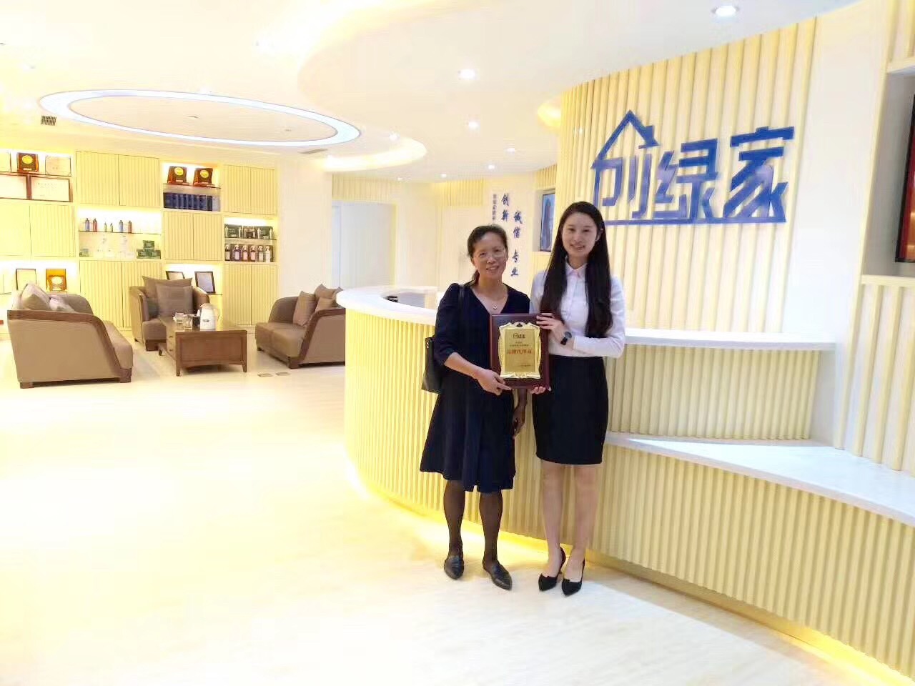 熱烈祝賀荊總簽約創(chuàng)綠家上海市區(qū)級代理！