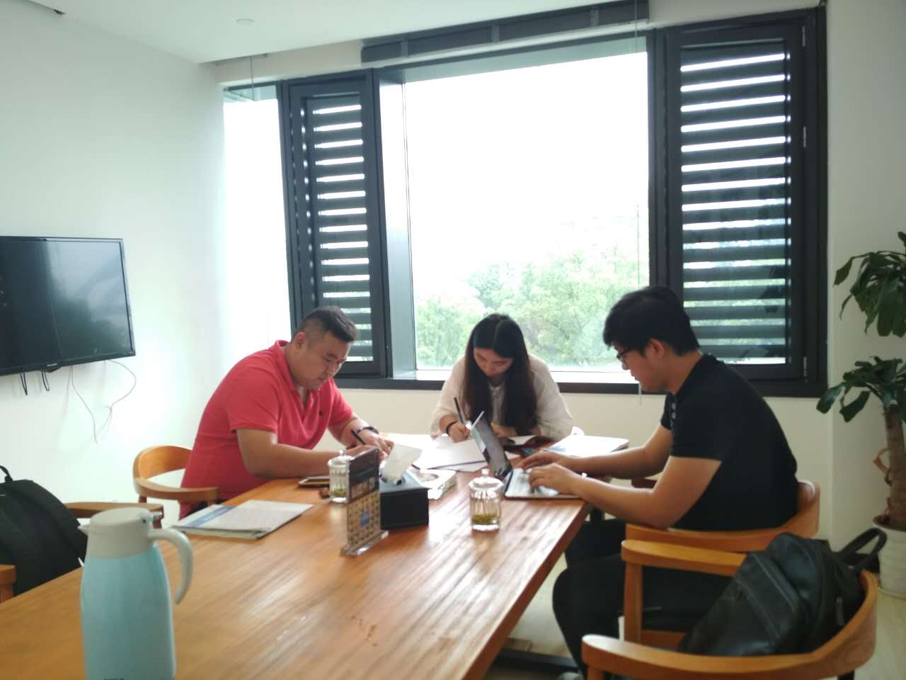 熱烈祝賀劉總簽約創(chuàng)綠家山東省縣級市代理！