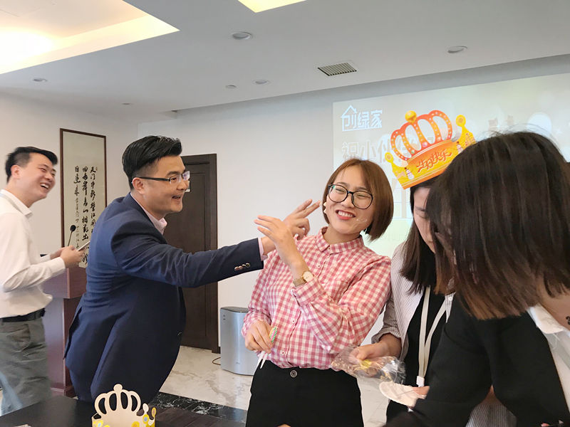 【4月生日會】業(yè)務(wù)很硬核，而我們只是甜美小公舉