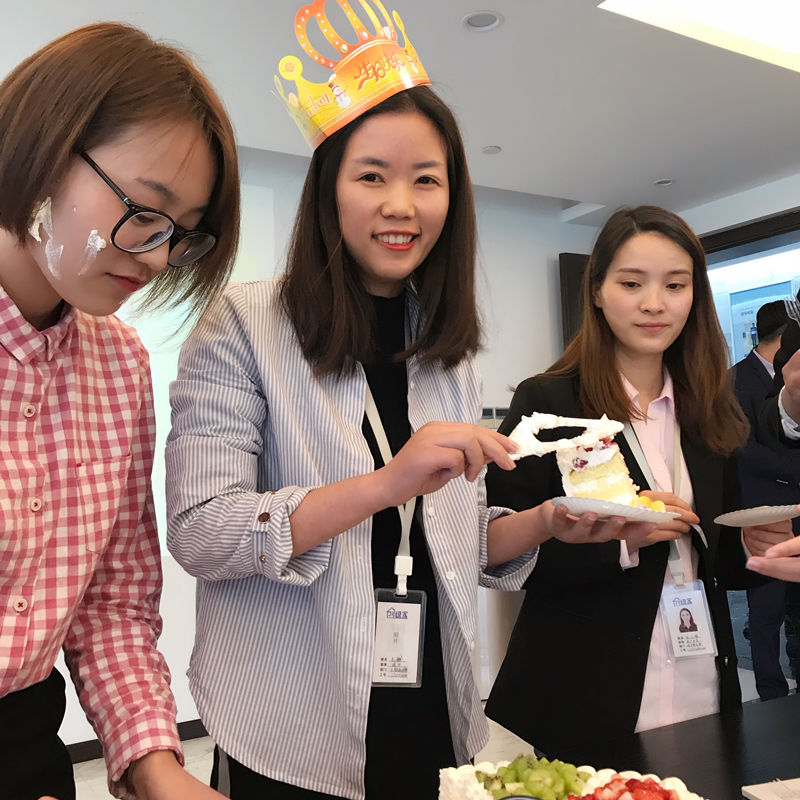 【4月生日會】業(yè)務(wù)很硬核，而我們只是甜美小公舉