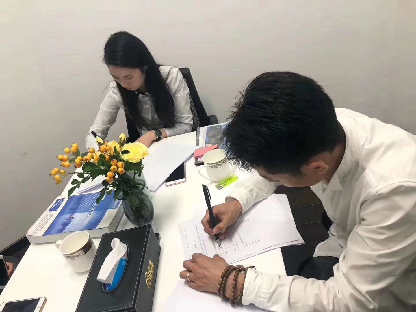 熱烈祝賀倪總、秦總、周總簽約創(chuàng)綠家寧波市區(qū)級代理！