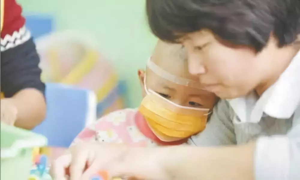 4歲男孩和媽媽辦“婚禮”，真相令人淚崩！