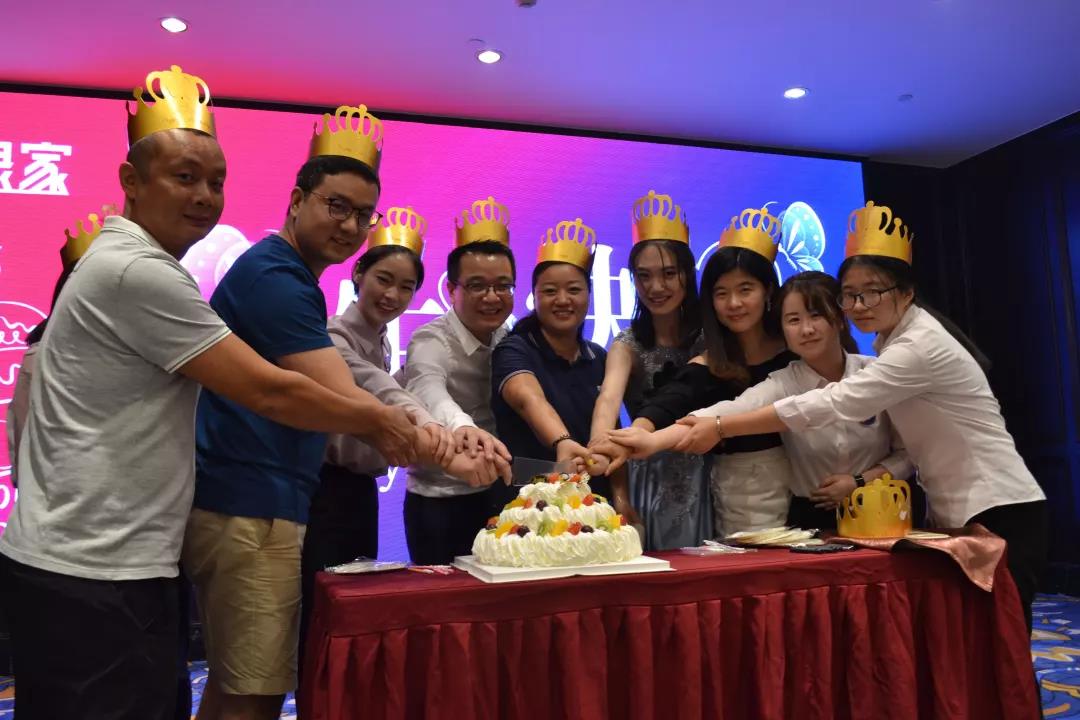 創(chuàng)綠家環(huán)保2018年中工作會(huì)議暨5周年慶典圓滿結(jié)束！