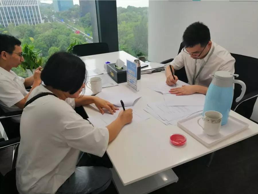 熱烈祝賀朱總、劉總簽約創(chuàng)綠家江蘇省蘇州市吳江區(qū)區(qū)級代理！
