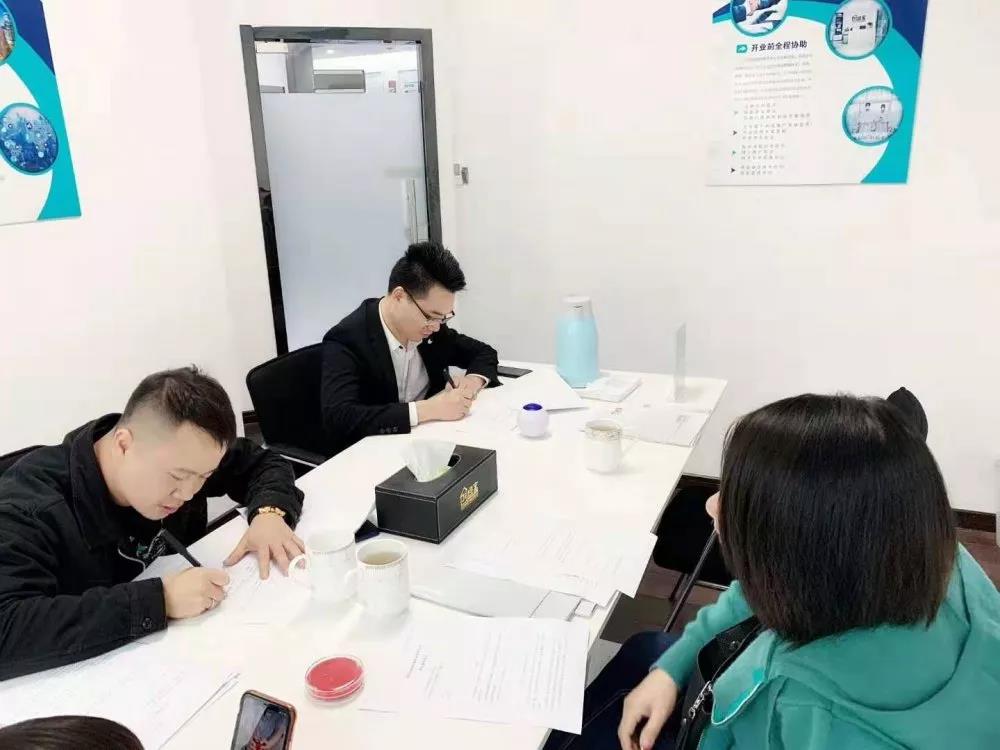 熱烈祝賀張總簽約創(chuàng)綠家貴州省六盤水市縣級代理！
