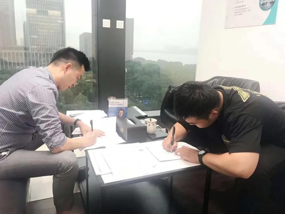 熱烈祝賀徐總簽約創(chuàng)綠家河南省鄭州市區(qū)級(jí)代理！