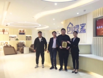 熱烈祝賀魏總、吳總、楊總簽約創(chuàng)綠家陜西省市級代理！